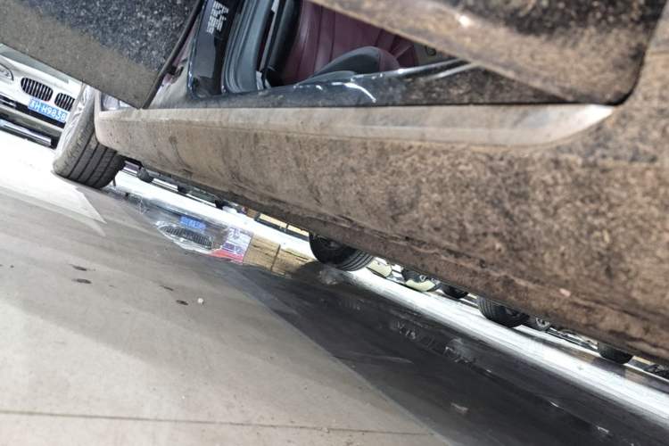 Used Hongqi H5 2024 1.5T DCT Smart Connect Flagship Edition Right Side Sill