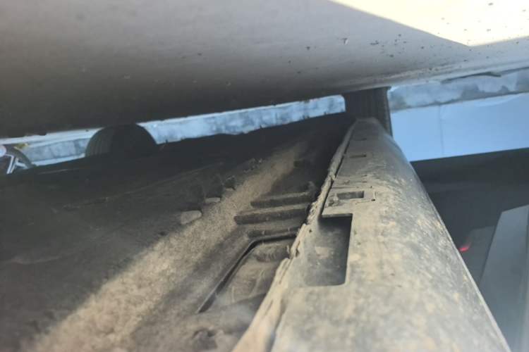 Used Hongqi H5 2024 1.5T DCT Smart Connect Flagship Edition Right Side Sill