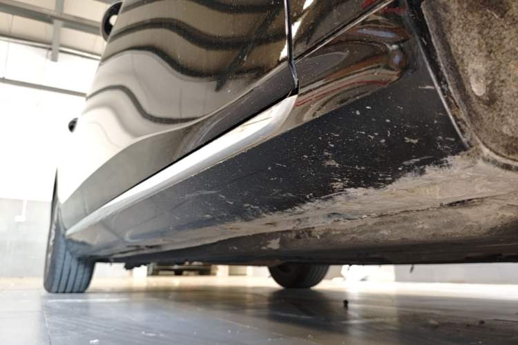 Used Hongqi H5 2024 1.5T DCT Smart Connect Flagship Edition Right Side Sill