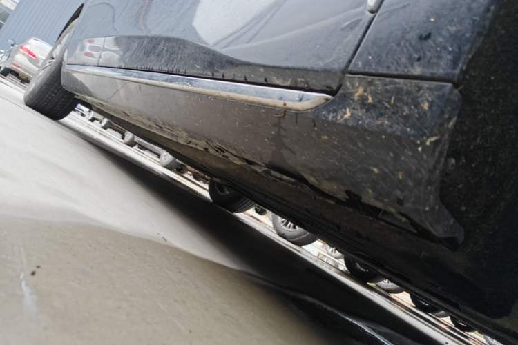 Used Hongqi H5 2024 1.5T DCT Smart Connect Flagship Edition Right Side Sill