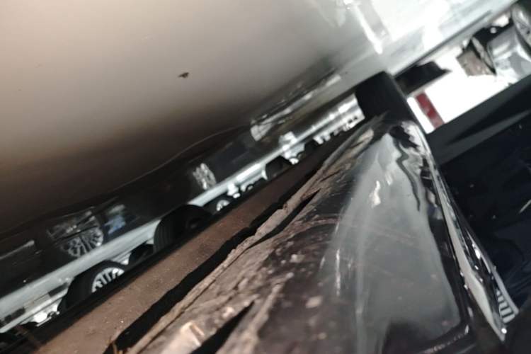 Used Hongqi H5 2024 1.5T DCT Smart Connect Flagship Edition Right Side Sill