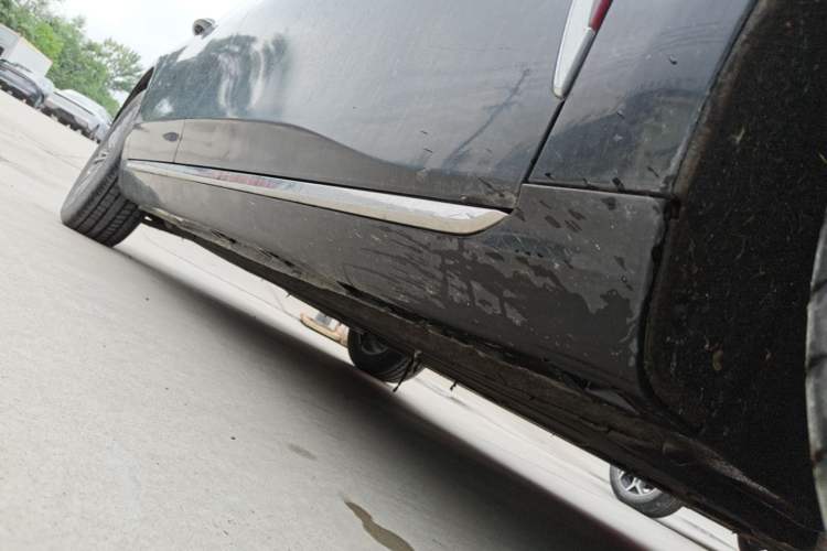 Used Hongqi H5 2024 1.5T DCT Smart Connect Flagship Edition Right Side Sill