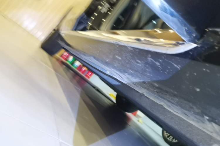 Used Hongqi H5 2024 2.0T Automatic Smart Connect Flagship Edition Right Side Sill