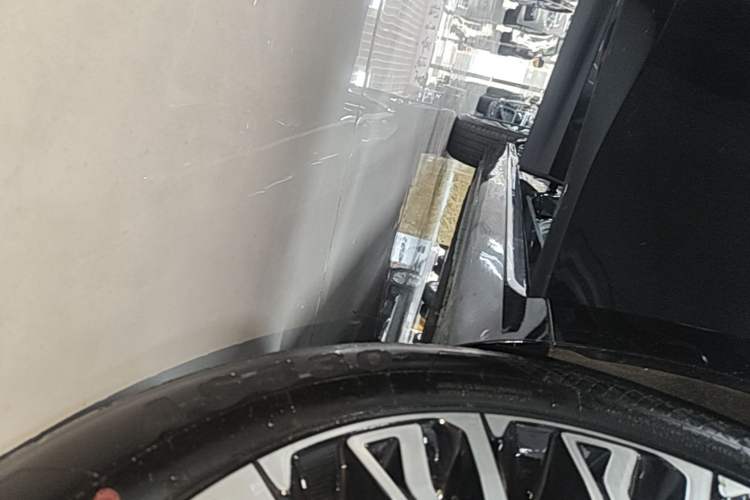 Used Hongqi H5 2024 2.0T Automatic Smart Connect Flagship Edition Right Side Sill