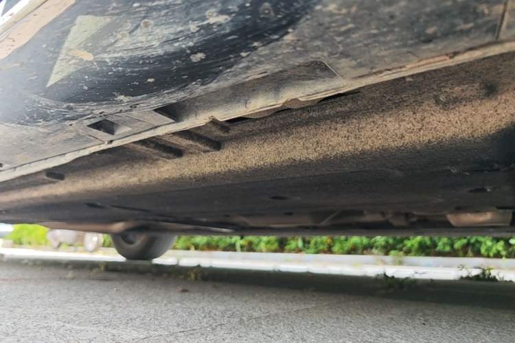 Used Hongqi H5 2024 1.5T DCT Smart Connect Flagship Edition Right Side Sill