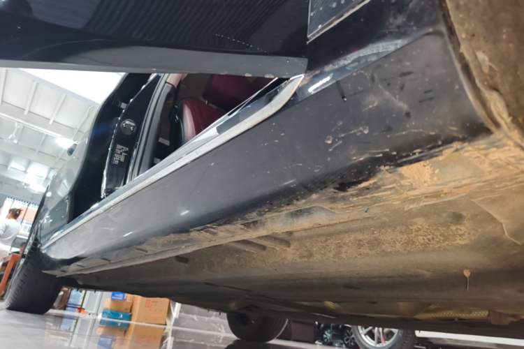 Used Hongqi H5 2024 2.0T Automatic Smart Connect Flagship Edition Right Side Sill