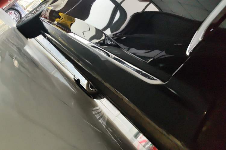Used Hongqi H5 2024 1.5T DCT Smart Connect Flagship Edition Right Side Sill