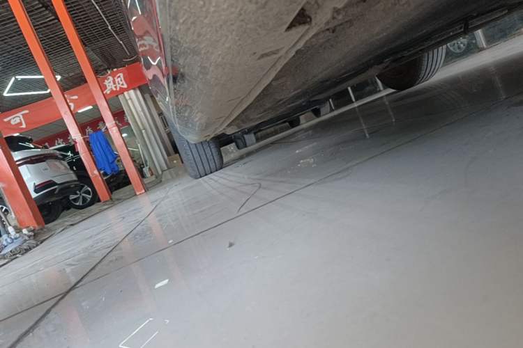 Used Hongqi H5 2024 1.5T DCT Smart Connect Flagship Edition Right Side Sill