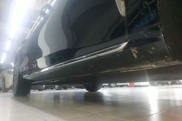 Used Hongqi H5 2024 1.5T DCT Smart Connect Flagship Edition Right Side Sill