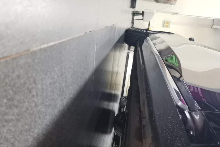 Used Hongqi H5 2024 2.0T Automatic Smart Connect Flagship Edition Right Side Sill