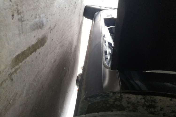 Used Hongqi H5 2024 2.0T Automatic Smart Connect Flagship Edition Right Side Sill