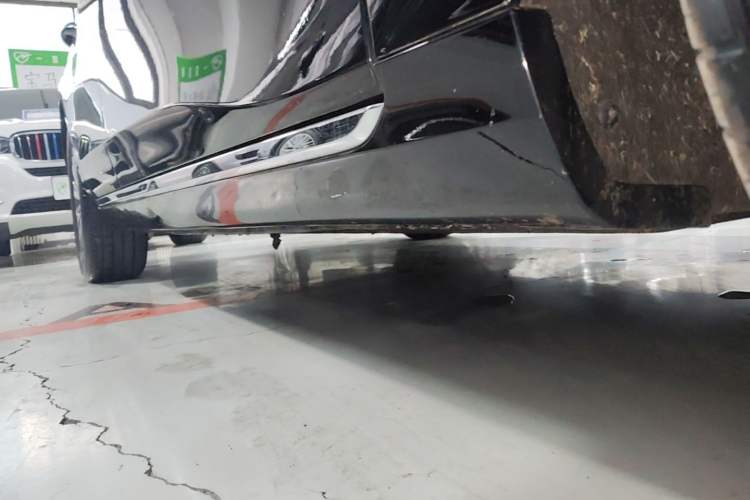 Used Hongqi H5 2024 2.0T Automatic Smart Connect Flagship Edition Right Side Sill
