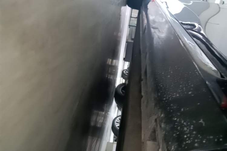 Used Hongqi H5 2024 2.0T Automatic Smart Connect Flagship Edition Right Side Sill