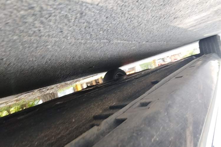 Used Hongqi H5 2024 1.5T DCT Smart Connect Flagship Edition Right Side Sill