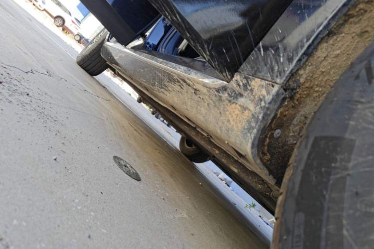 Used Hongqi H5 2024 1.5T DCT Smart Connect Flagship Edition Right Side Sill
