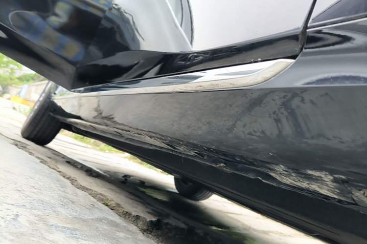 Used Hongqi H5 2024 1.5T DCT Smart Connect Flagship Edition Right Side Sill