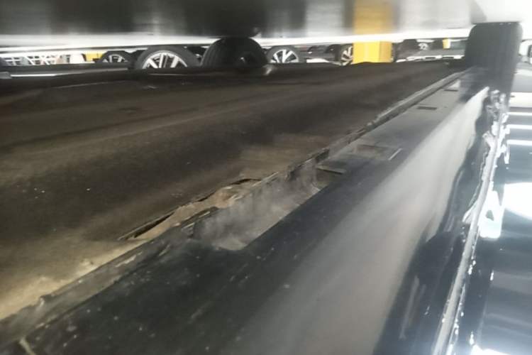 Used Hongqi H5 2024 1.5T DCT Smart Connect Flagship Edition Right Side Sill