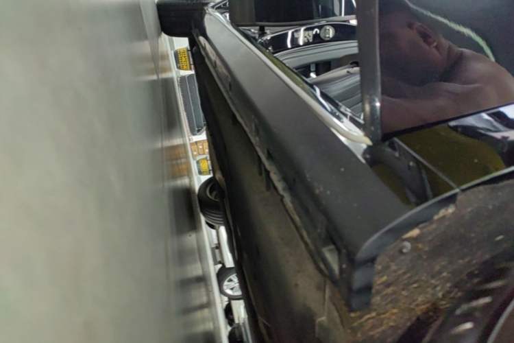 Used Hongqi H5 2024 1.5T DCT Smart Connect Flagship Edition Right Side Sill
