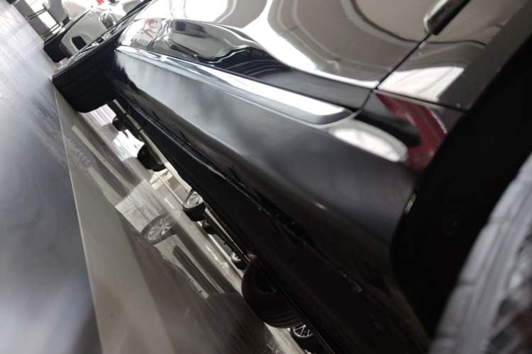 Used Hongqi H5 2024 2.0T Automatic Smart Connect Flagship Edition Right Side Sill