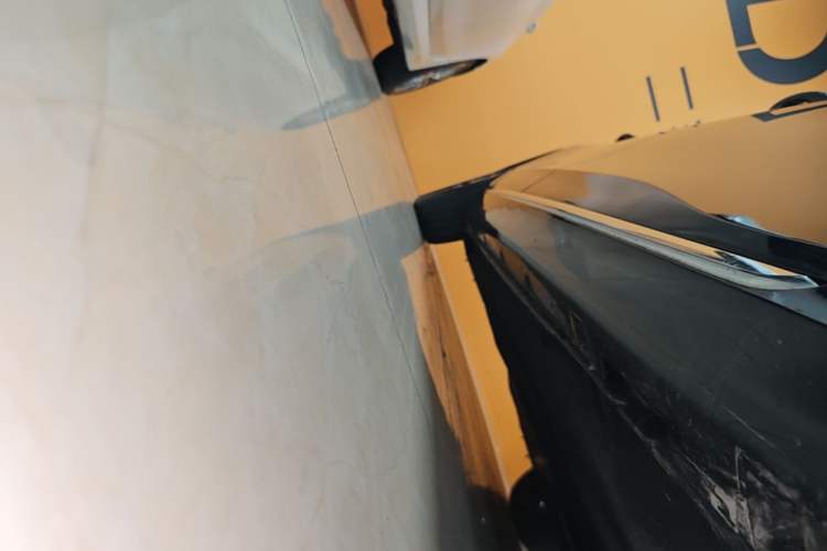 Used Hongqi H5 2024 2.0T Automatic Smart Connect Flagship Edition Right Side Sill