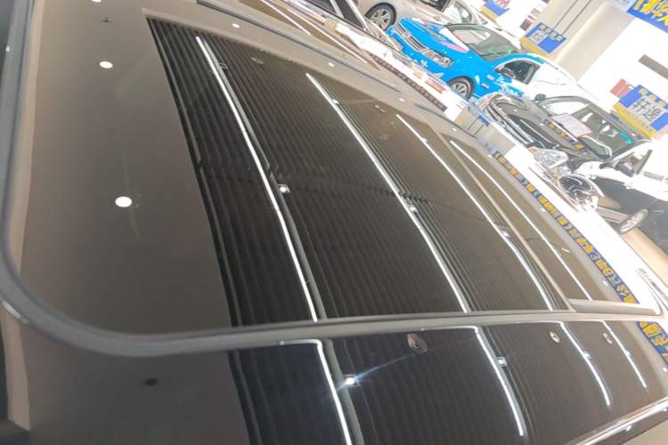 Used Hongqi H5 2024 2.0T Automatic Smart Connect Flagship Edition Roof