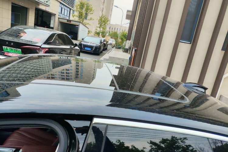 Used Hongqi H5 2024 2.0T Automatic Smart Connect Flagship Edition Roof