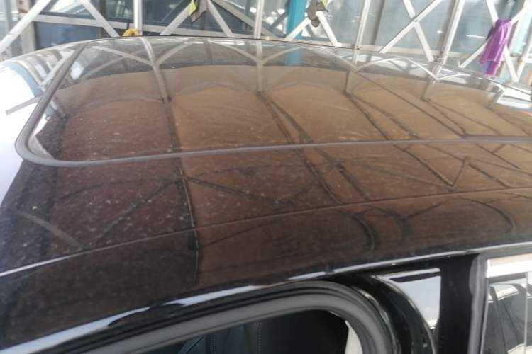 Used Hongqi H5 2024 2.0T Automatic Smart Connect Flagship Edition Roof