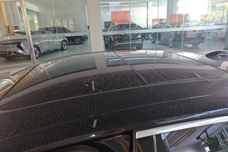 Used Hongqi H5 2024 2.0T Automatic Smart Connect Flagship Edition Roof