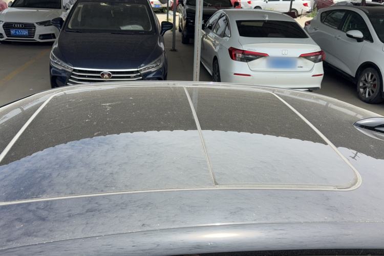 Used Hongqi H5 2024 2.0T Automatic Smart Connect Flagship Edition Roof