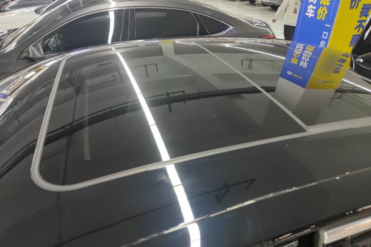Used Hongqi H5 2024 2.0T Automatic Smart Connect Flagship Edition Roof