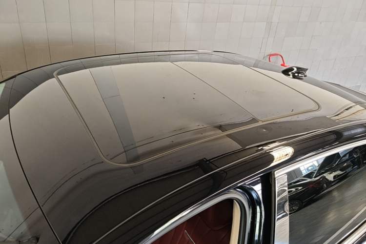 Used Hongqi H5 2024 2.0T Automatic Smart Connect Flagship Edition Roof