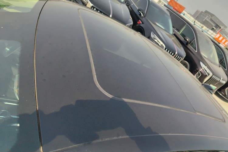 Used Hongqi H5 2024 1.5T DCT Smart Connect Flagship Edition Roof