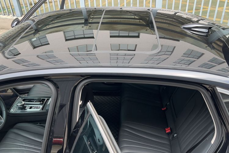 Used Hongqi H5 2024 2.0T Automatic Smart Connect Flagship Edition Roof