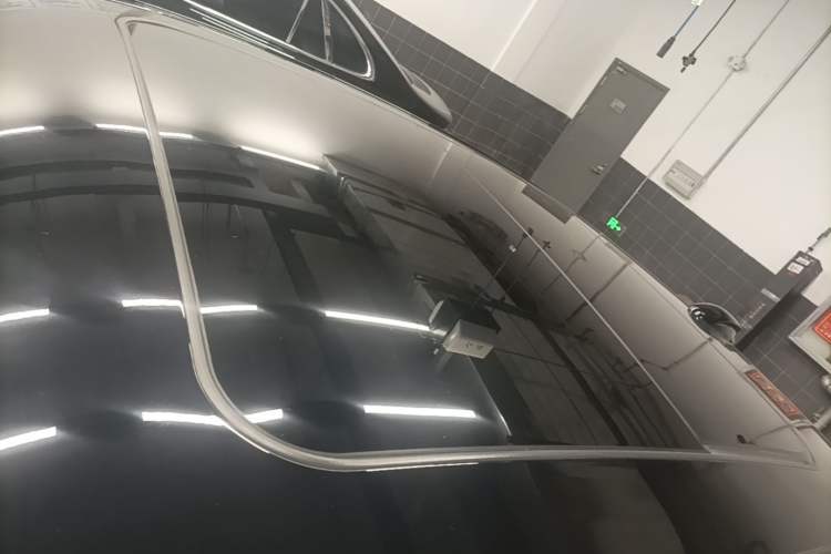 Used Hongqi H5 2024 2.0T Automatic Smart Connect Flagship Edition Roof