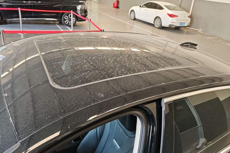 Used Hongqi H5 2024 1.5T DCT Smart Connect Flagship Edition Roof