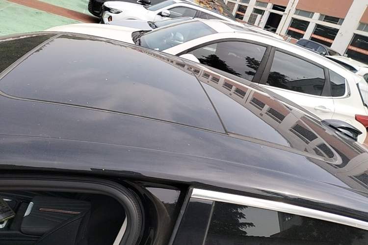 Used Hongqi H5 2024 1.5T DCT Smart Connect Flagship Edition Roof