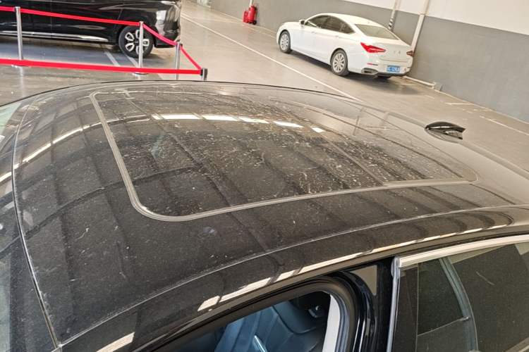 Used Hongqi H5 2024 1.5T DCT Smart Connect Flagship Edition Roof