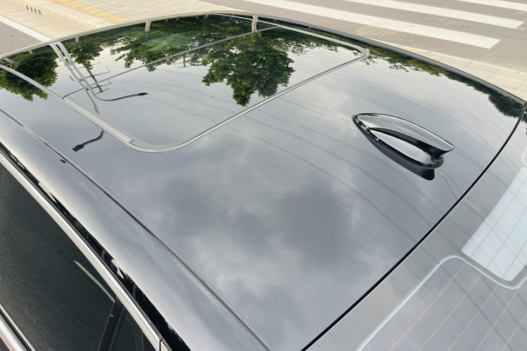 Used Hongqi H5 2024 2.0T Automatic Smart Connect Flagship Edition Roof