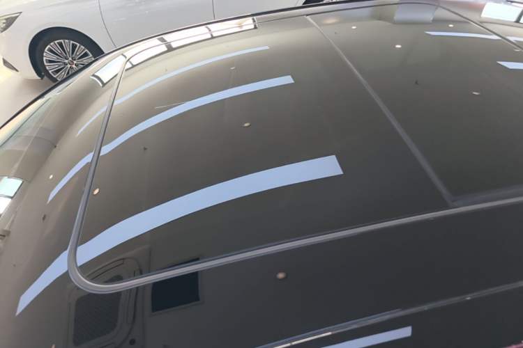 Used Hongqi H5 2024 2.0T Automatic Smart Connect Flagship Edition Roof