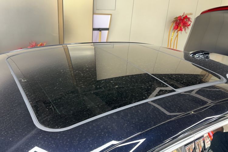 Used Hongqi H5 2024 2.0T Automatic Smart Connect Flagship Edition Roof