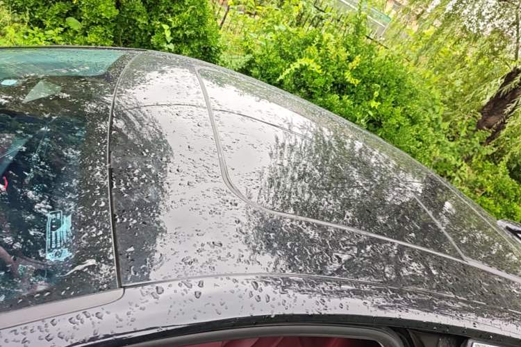 Used Hongqi H5 2024 2.0T Automatic Smart Connect Flagship Edition Roof