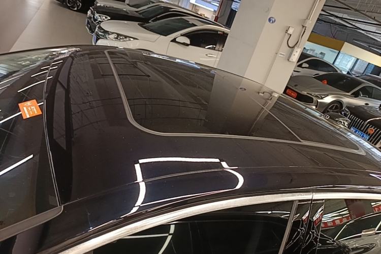 Used Hongqi H5 2024 2.0T Automatic Smart Connect Flagship Edition Roof