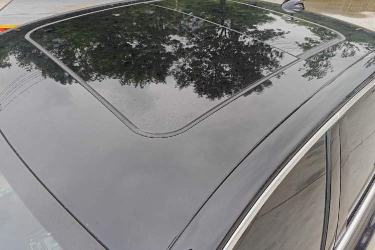 Used Hongqi H5 2024 1.5T DCT Smart Connect Flagship Edition Roof