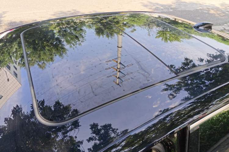 Used Hongqi H5 2024 1.5T DCT Smart Connect Flagship Edition Roof
