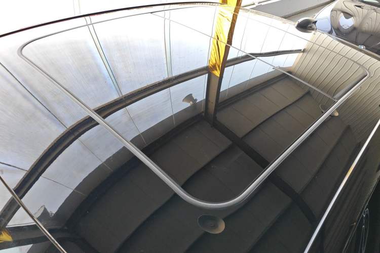 Used Hongqi H5 2024 2.0T Automatic Smart Connect Flagship Edition Roof
