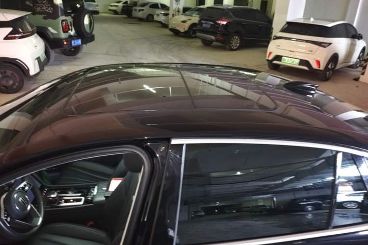 Used Hongqi H5 2024 1.5T DCT Smart Connect Flagship Edition Roof