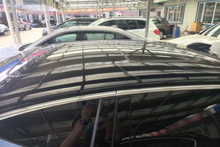 Used Hongqi H5 2024 2.0T Automatic Smart Connect Flagship Edition Roof