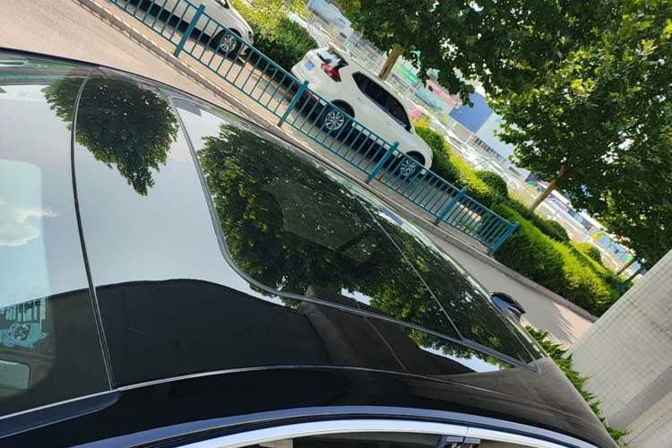 Used Hongqi H5 2024 2.0T Automatic Smart Connect Flagship Edition Roof
