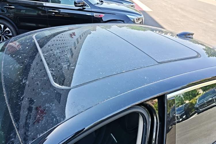 Used Hongqi H5 2024 1.5T DCT Smart Connect Flagship Edition Roof