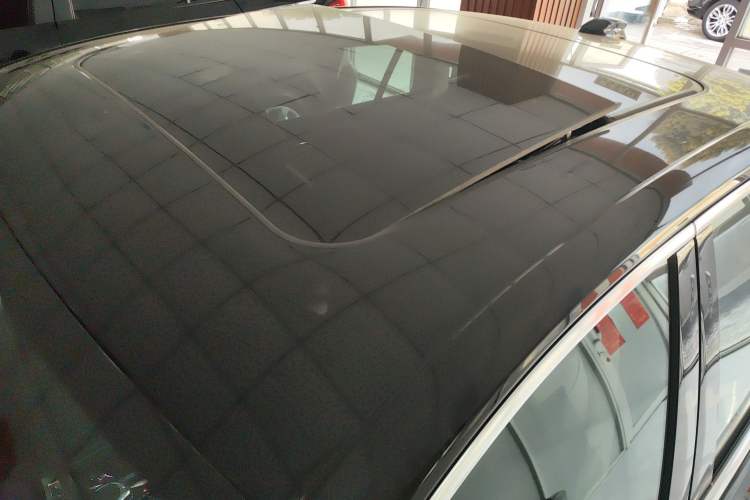 Used Hongqi H5 2024 1.5T DCT Smart Connect Flagship Edition Roof